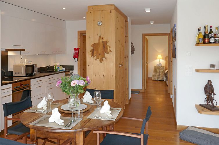 Appartement Chesa San Bastiaun B4