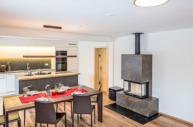 Guest house 1826744 - Apartment Under Gräub / Grisons - Appartement Chesa Giere