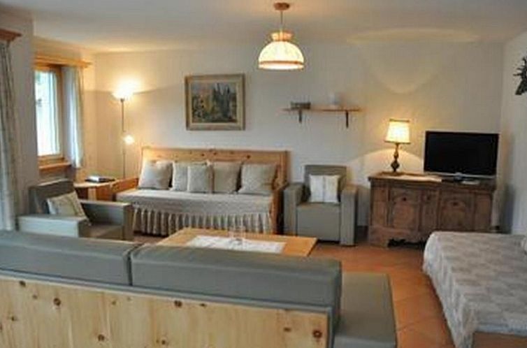 Appartement Chesa Sunasain V8