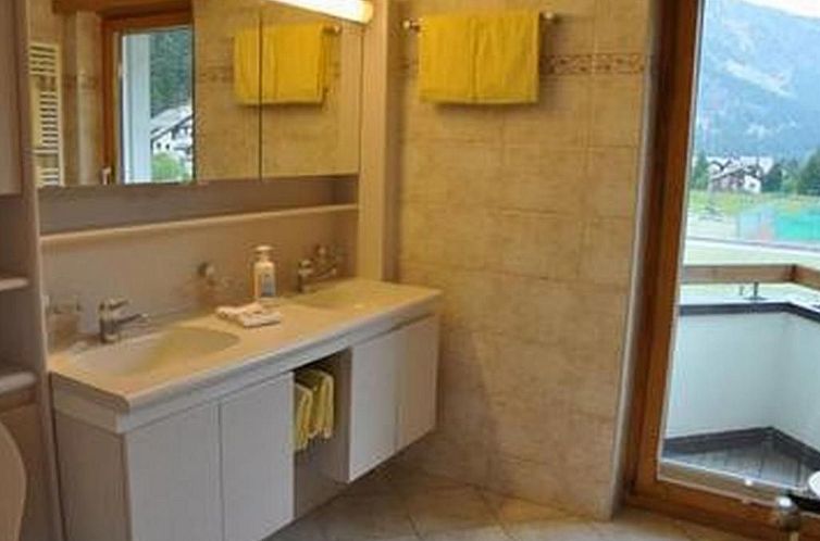 Appartement Chesa Sunasain V8