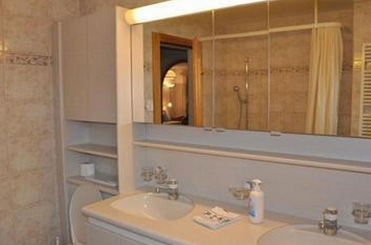 Appartement Chesa Sunasain V8