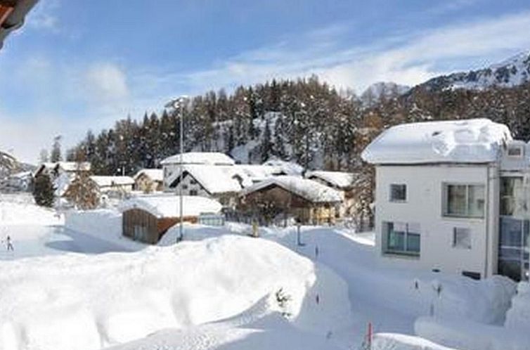 Appartement Chesa Sunasain V8
