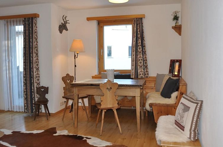 Appartement Chesa Sunasain V5