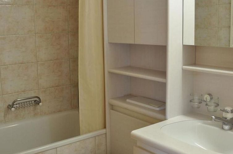 Appartement Chesa Sunasain V5