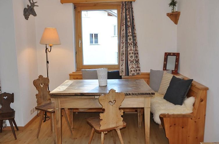 Appartement Chesa Sunasain V5
