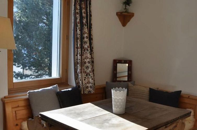 Appartement Chesa Sunasain V5