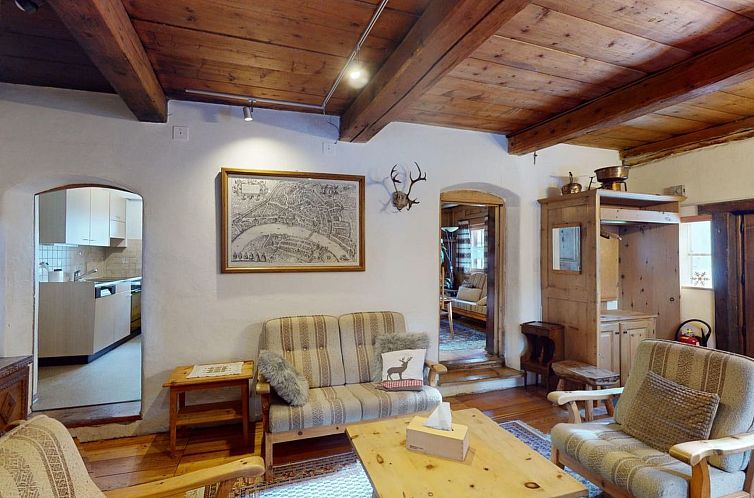 Appartement Apartment Seraina - Wohnung im Engadinerhaus