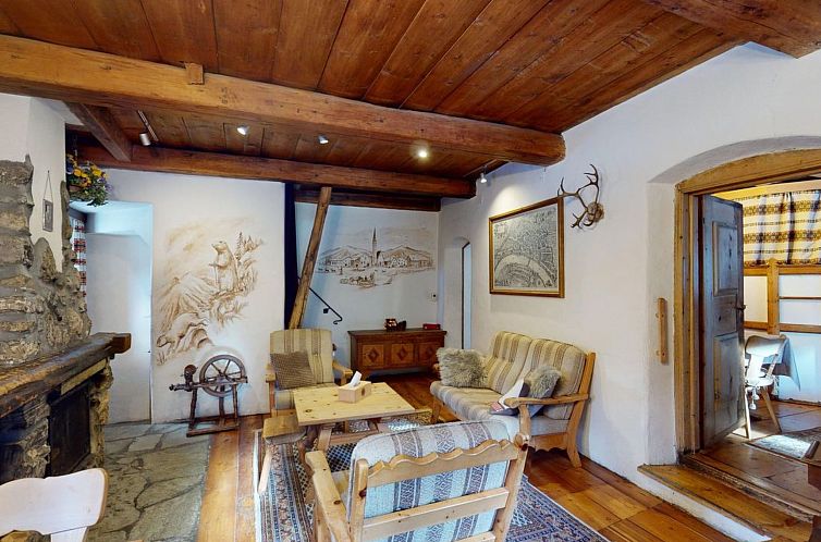 Appartement Apartment Seraina - Wohnung im Engadinerhaus