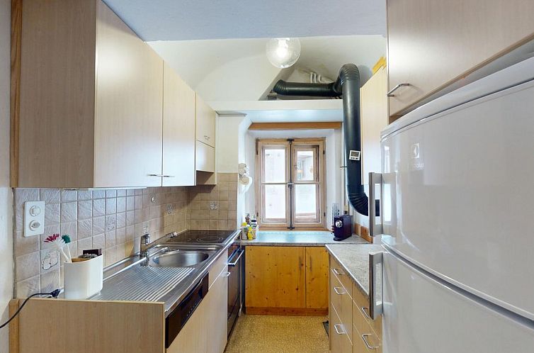 Appartement Apartment Seraina - Wohnung im Engadinerhaus