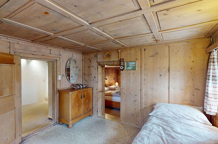 Appartement Apartment Seraina - Wohnung im Engadinerhaus