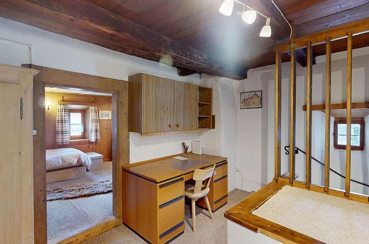 Appartement Apartment Seraina - Wohnung im Engadinerhaus