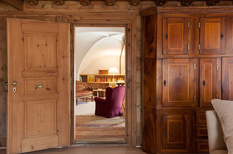 Appartement Ches'Ota: Historisches Engadinerhaus mit Garten 