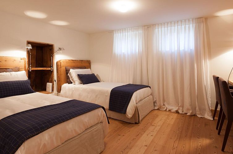 Appartement Ches'Ota: Historisches Engadinerhaus mit Garten 