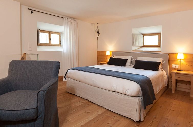 Appartement Ches'Ota: Historisches Engadinerhaus mit Garten 