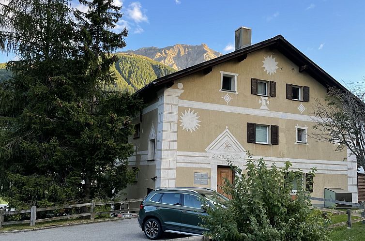 Guest house 1827212 - Apartment Under Gräub / Grisons - Appartement Chesa Sur En