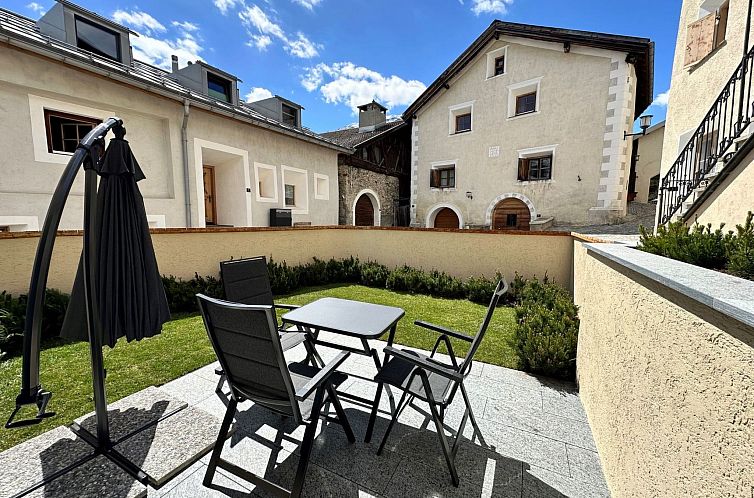Appartement Giardin-Wohnung: Gartenidylle, Wellness und hist
