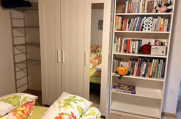 Appartement Bijouswiss - The Yellow House****, (Oberterzen),