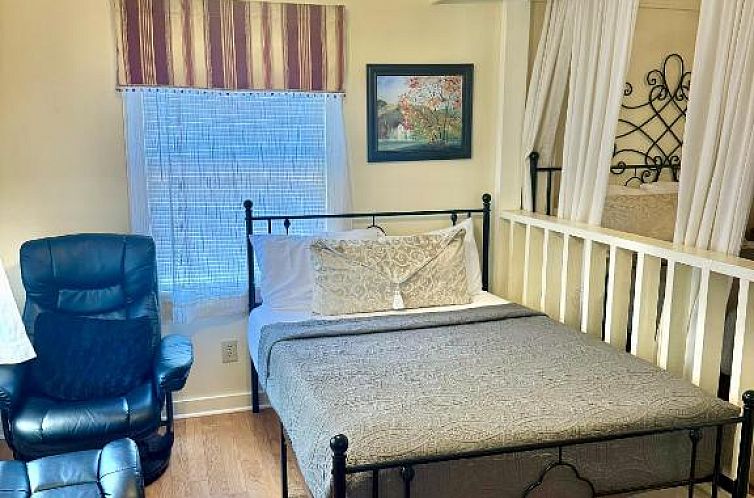 Riverbend Motel & Cabins