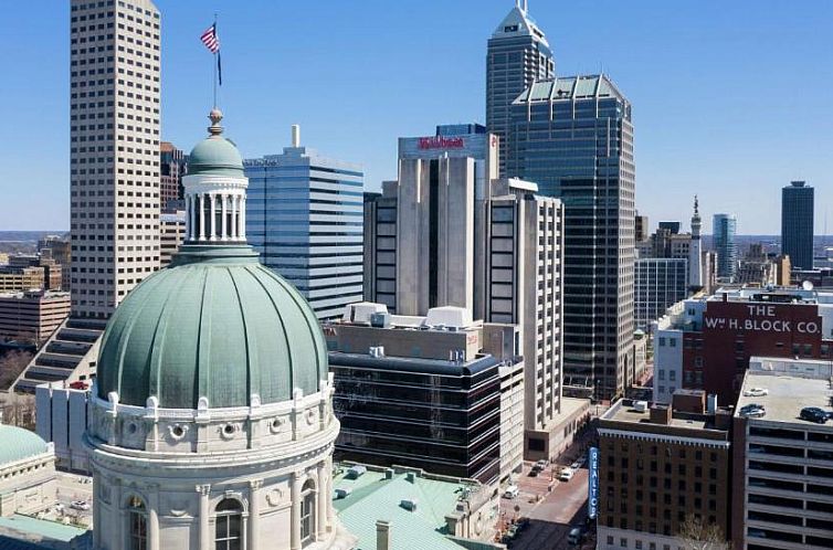 Hilton Indianapolis Hotel & Suites