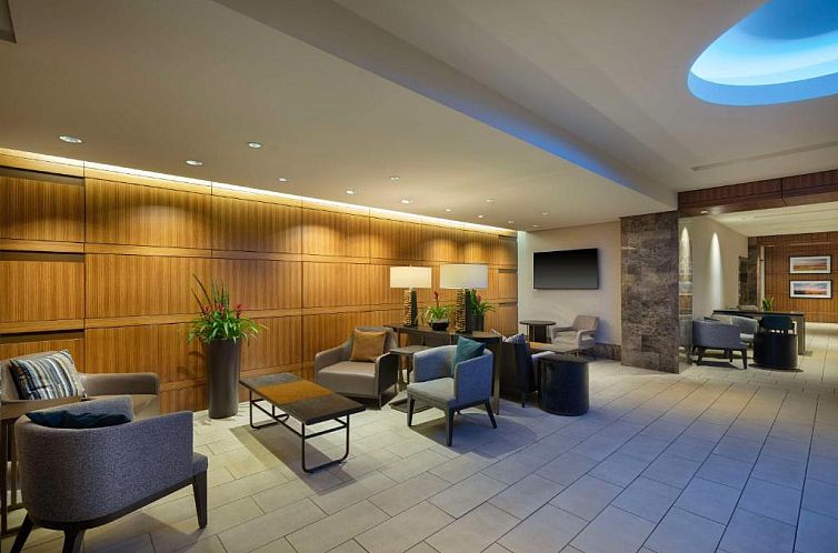 Hilton Indianapolis Hotel & Suites