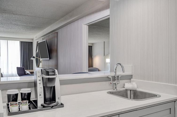 Crowne Plaza Hotel Indianapolis Airport, an IHG Hotel