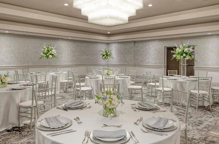 Crowne Plaza Hotel Indianapolis Airport, an IHG Hotel