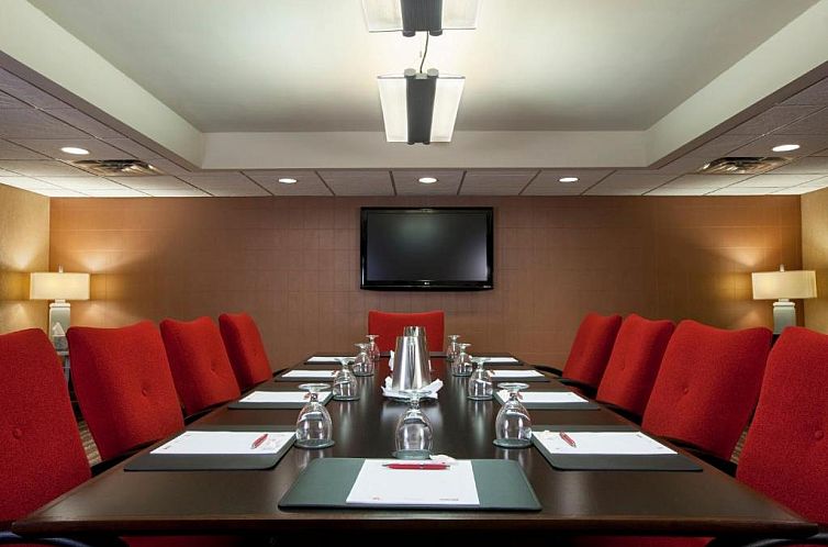 Crowne Plaza Hotel Indianapolis Airport, an IHG Hotel