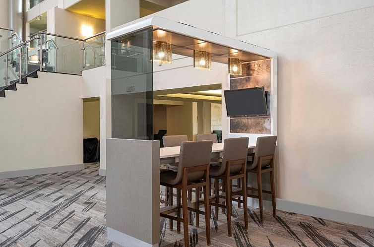 Crowne Plaza Hotel Indianapolis Airport, an IHG Hotel