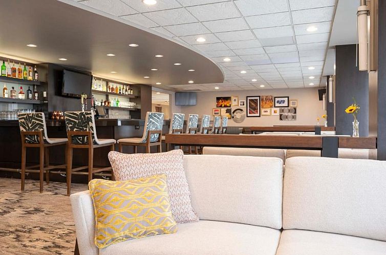 Crowne Plaza Hotel Indianapolis Airport, an IHG Hotel