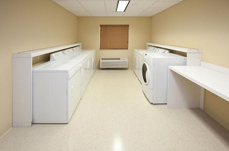 Candlewood Suites Indianapolis East, an IHG Hotel