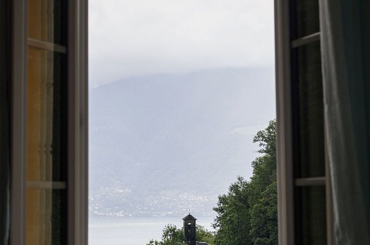 Vakantiehuis "Palazzo Branca" mit Blick auf den See.