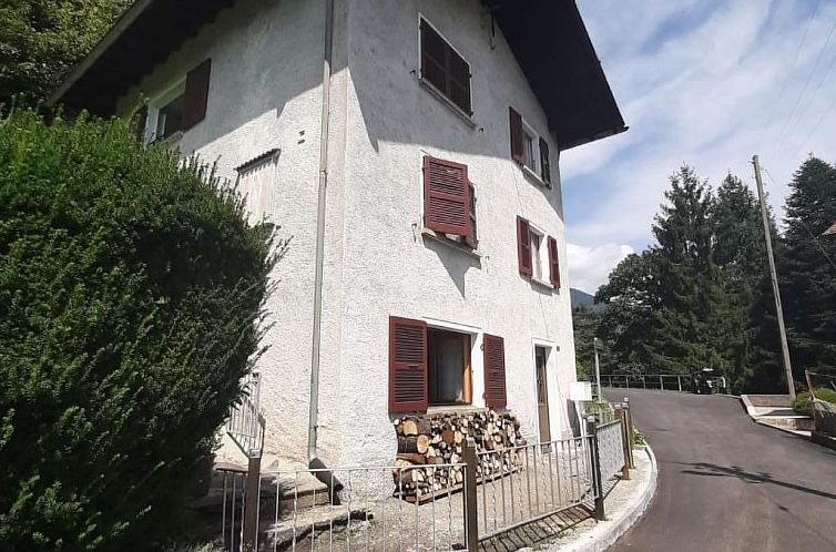 Unterkunft 1834609 - Ferienhaus Tessin - Vakantiehuis 'Cà da Rör' mit Bergblick