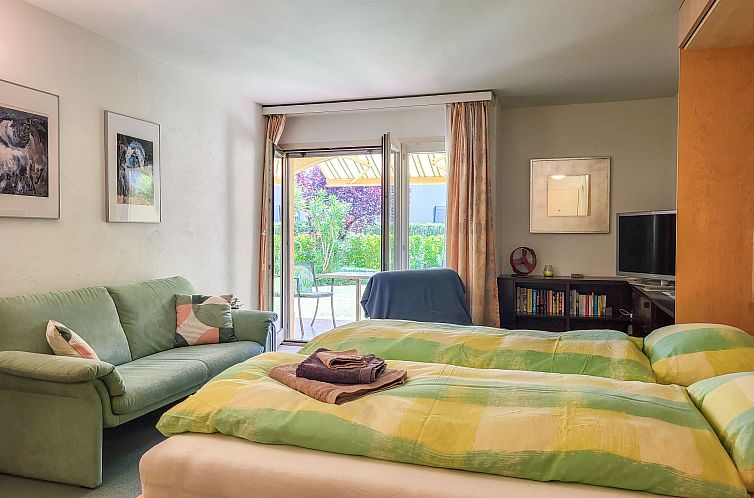 Appartement Residenza Parcolago Apt 018 mit Garten