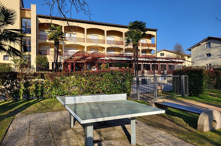Appartement Residenza Parcolago Apt 018 mit Garten
