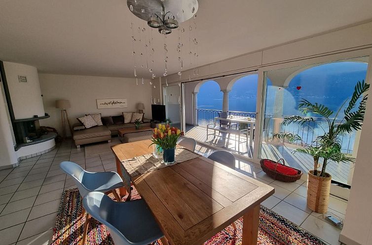 Vakantiehuis Ferienvilla "Alla Roccia" mit Bergblick