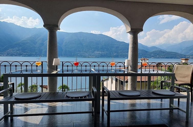 Vakantiehuis Ferienvilla "Alla Roccia" mit Bergblick