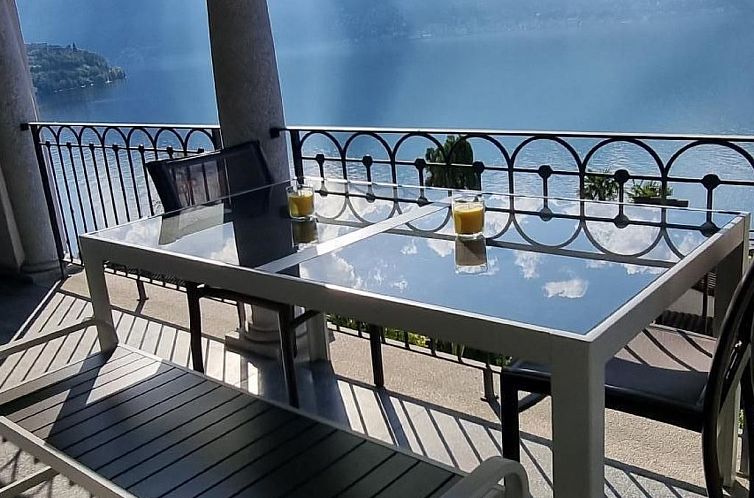 Vakantiehuis Ferienvilla "Alla Roccia" mit Bergblick