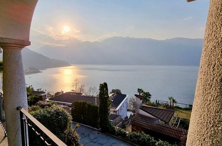 Vakantiehuis Ferienvilla "Alla Roccia" mit Bergblick