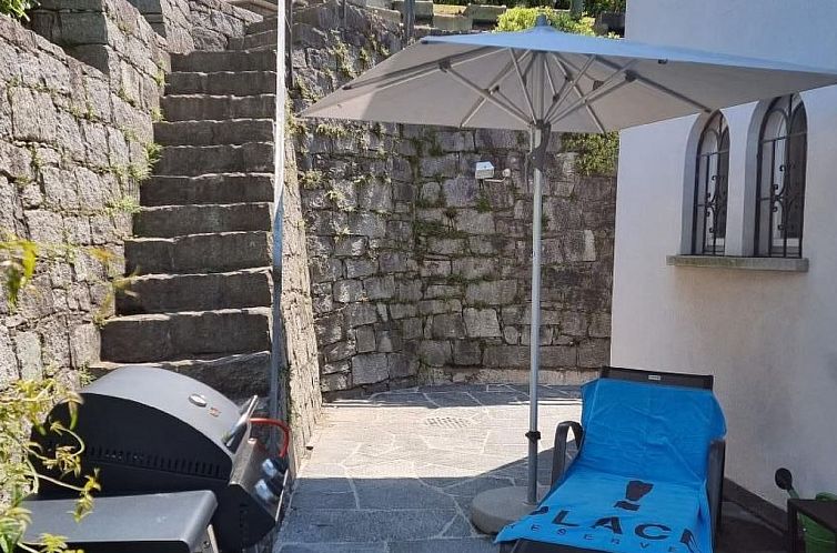 Vakantiehuis Ferienvilla "Alla Roccia" mit Bergblick