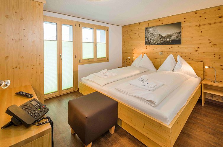Appartement Lunic, AZapartments.ch, B&B, (Grächen), 1057