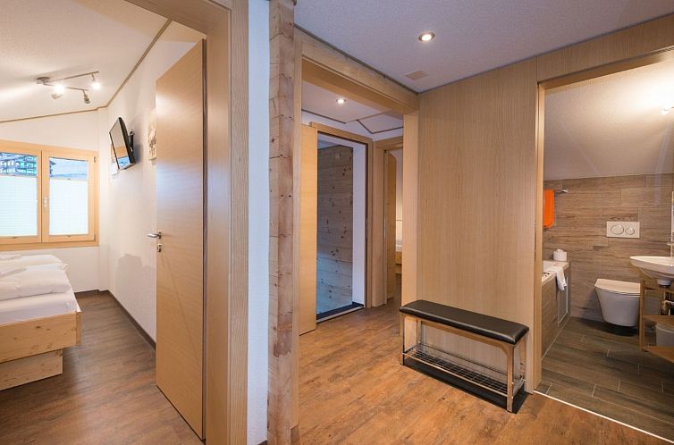 Appartement Lunic, AZapartments.ch, B&B, (Grächen), 1057