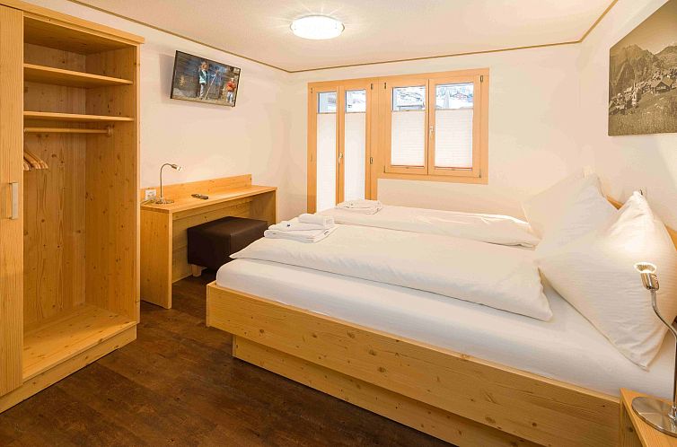 Appartement Lunic, AZapartments.ch, B&B, (Grächen), 1057