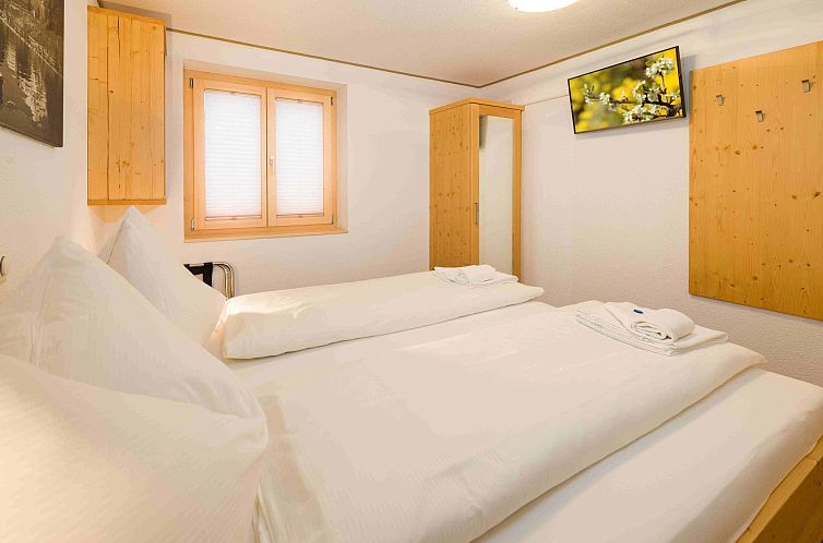 Appartement Lunic, AZapartments.ch, B&B, (Grächen), 1057