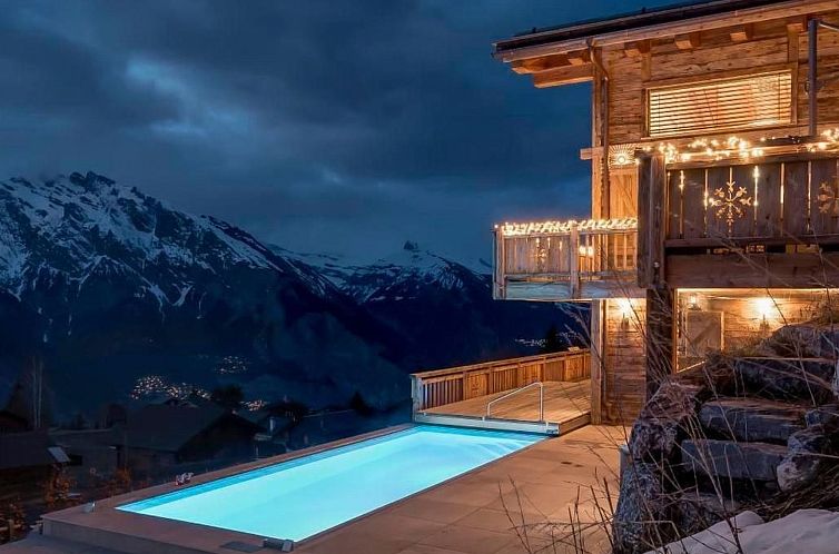 Vakantiehuis Chalet V mit Lift und Pool