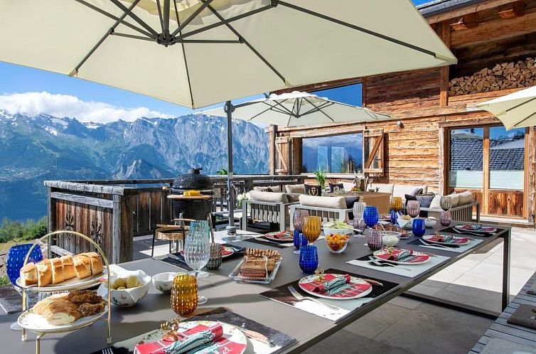 Vakantiehuis Chalet V mit Lift und Pool