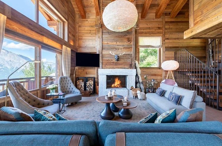 Vakantiehuis Chalet V mit Lift und Pool