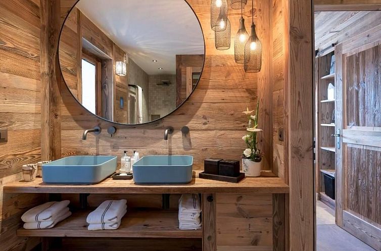 Vakantiehuis Chalet V mit Lift und Pool