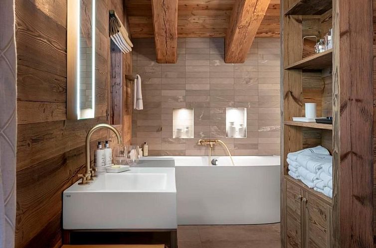 Vakantiehuis Chalet V mit Lift und Pool