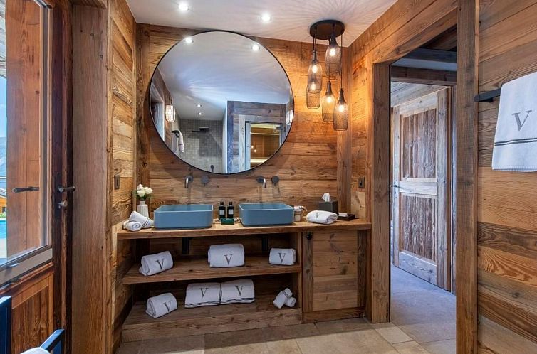 Vakantiehuis Chalet V mit Lift und Pool
