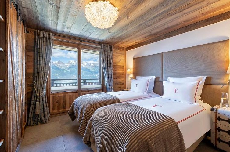 Vakantiehuis Chalet V mit Lift und Pool
